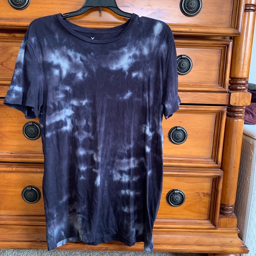 Men’s American Eagle Black/purple tie-dye tshirt. M
